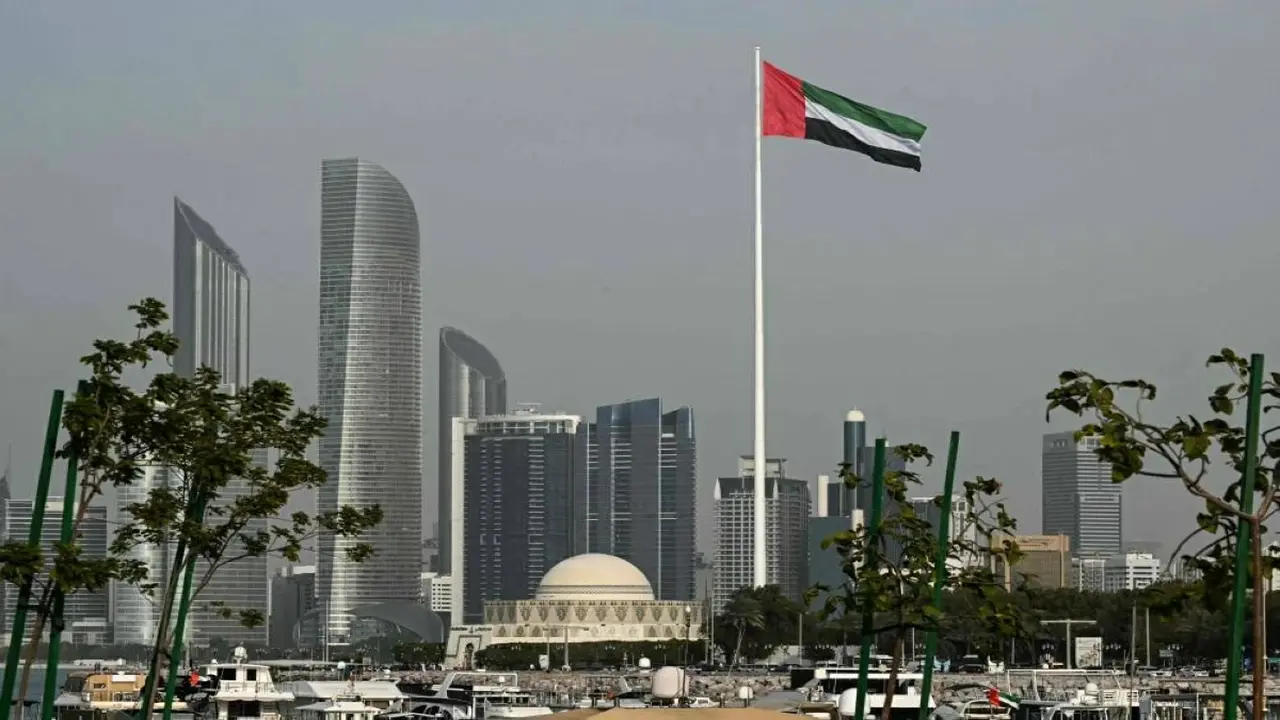 اقتصاد الإمارات يسجل نموًا بنسبة 2% والناتج المحلي يصل لـ1.9 تريليون درهم